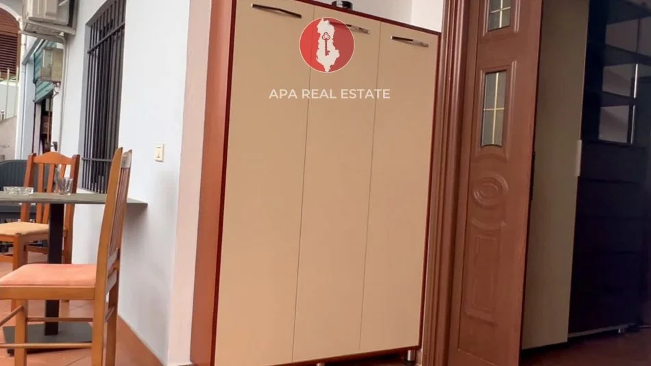 Tirane, jepet me qera apartament 1+1 Kati 0, 450 € (Rruga Elbasanit)