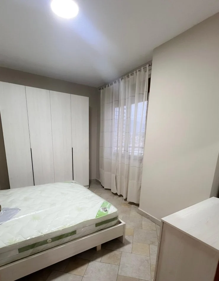 Tirane, jepet me qera apartament 1+1 Kati 15, 60 m² 550 € (Qendër)