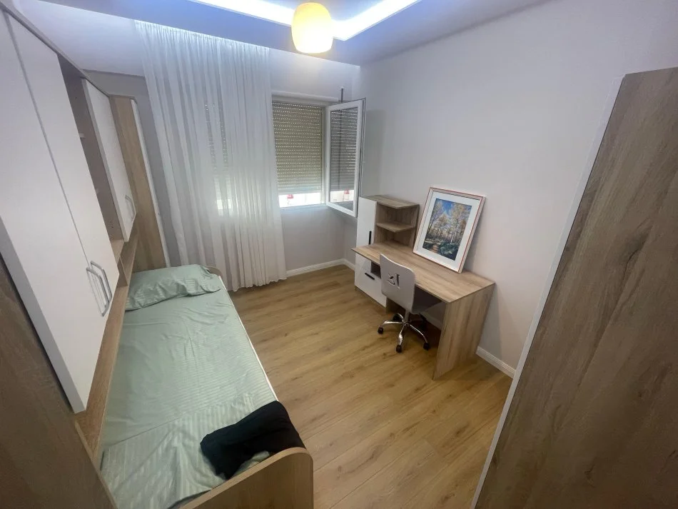 Tirane, jepet me qera apartament 2+1 Kati 11, 100 m² 850 € (Perballe Delijorgjit)