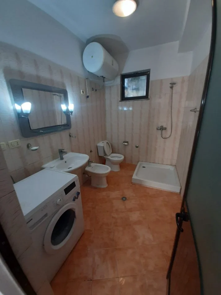 Tirane, jepet me qera apartament 1+1 Kati 1, 60 m² 350 € (Siri Kodra)
