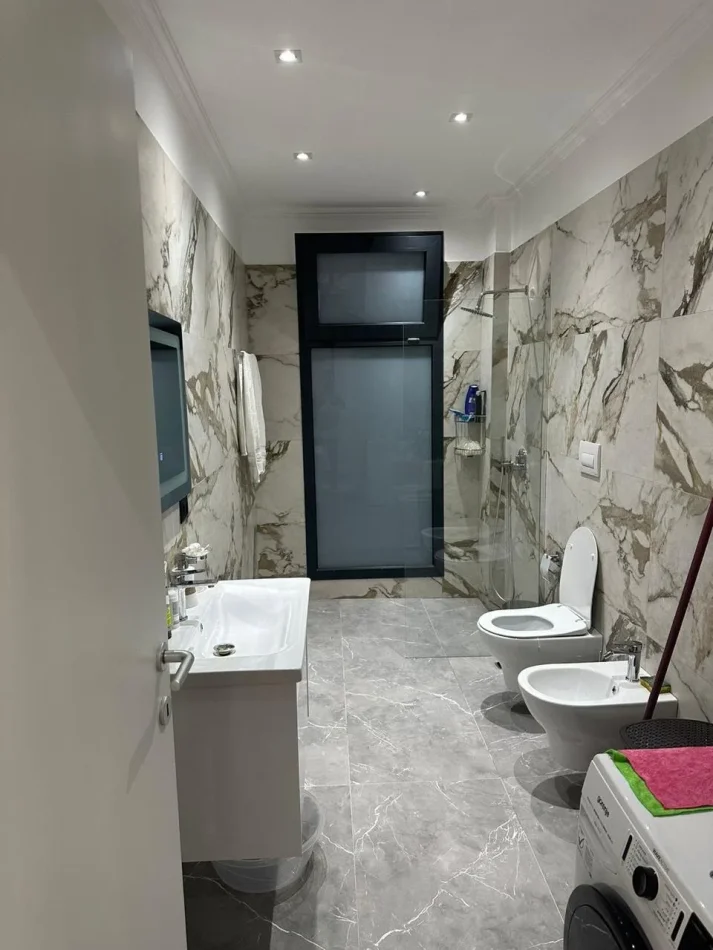 Tirane, jepet me qera apartament 1+1+Aneks+Ballkon Kati 2, 72 m² 750 € (rezidenca sofia teg)