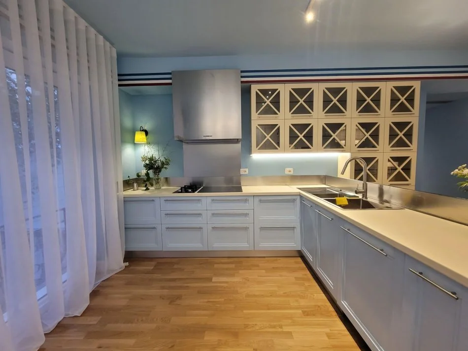 Tirane, jepet me qera apartament 3+1 Kati 3, 148 m² 1.500 € (Kodra e Diellit 2)