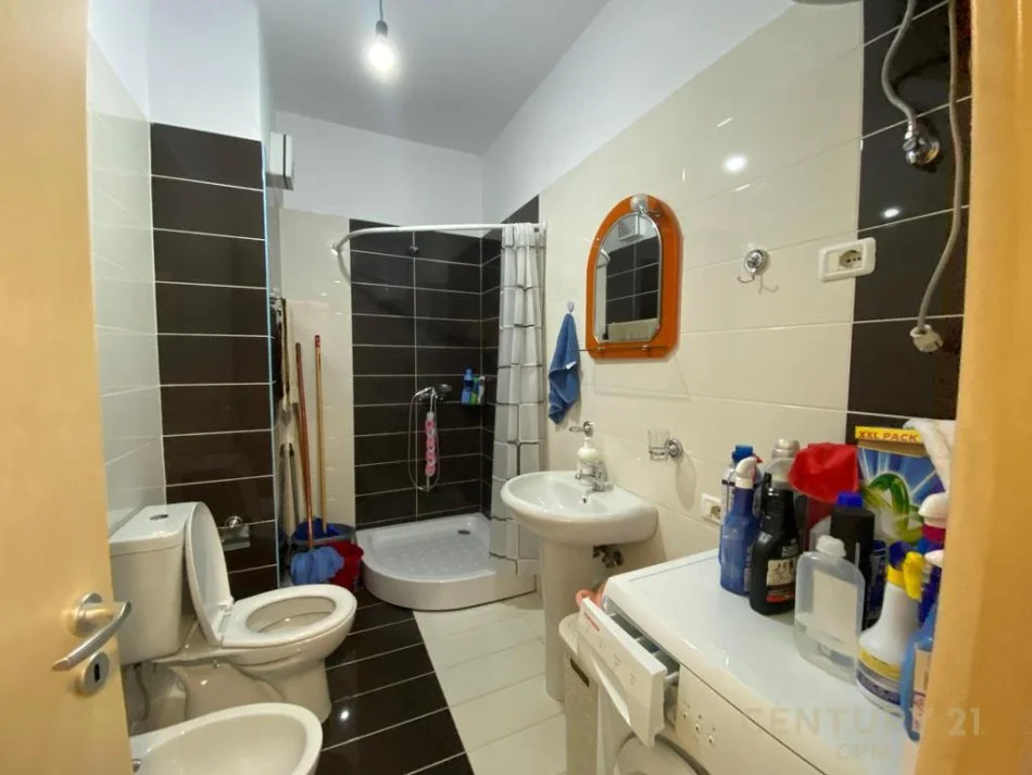 Tirane, shes apartament 1+1 Kati 2, 74 m² 148.000 € (LIQENI THATE)