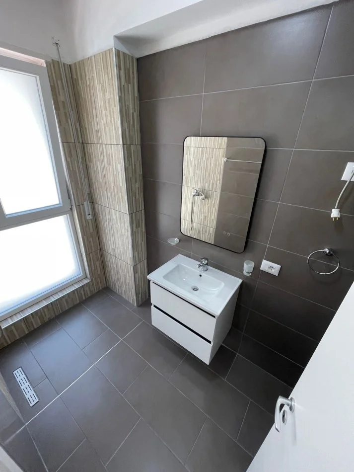 Tirane, jepet me qera apartament 2+1 Kati 6, 100 m² 700 € (Don Bosko)