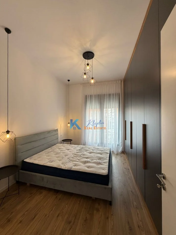 Tirane, jap me qera apartament 1+1+Ballkon Kati 3, 75 m² 800 € (Kompleksi Delijorgji)
