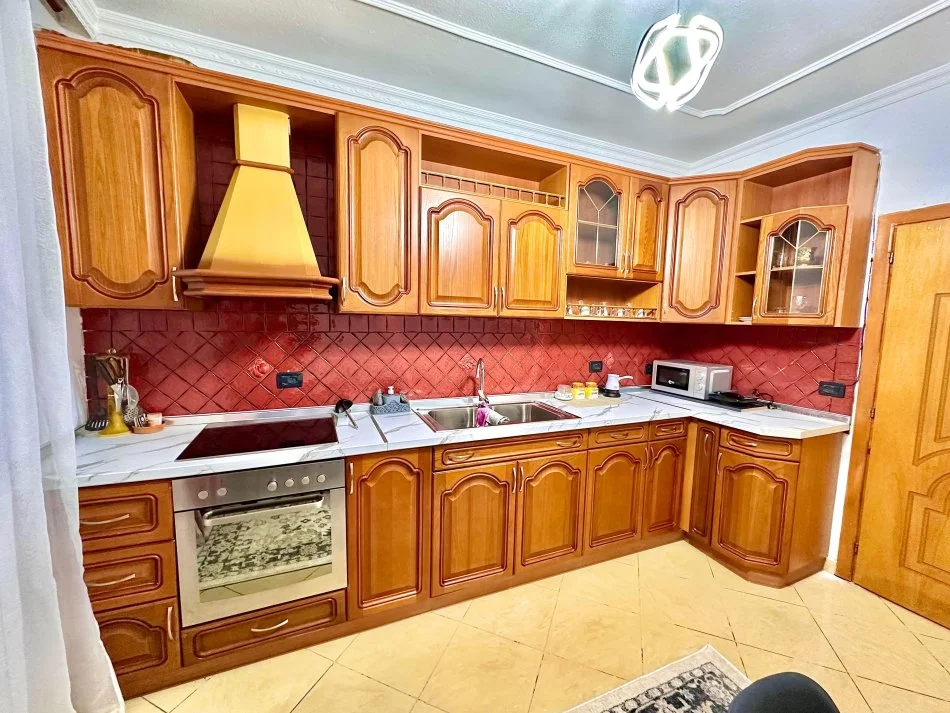 1+1 Pazari i Ri (€500)