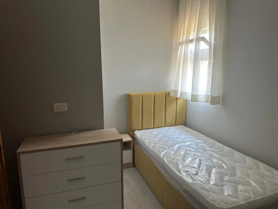 Tirane, jepet me qera apartament 2+1 Kati 7, 80 m² 650 € (Brryli)