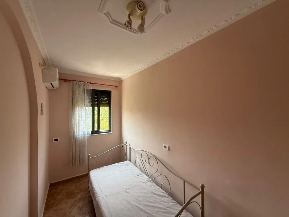 Tirane, jepet me qera apartament 2+1 Kati 4, 60 m² 400 € 