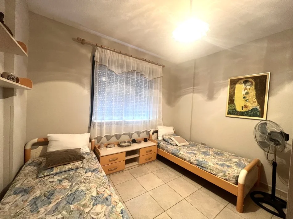 Tirane, jepet me qera apartament 1+1+Ballkon Kati 4, 600 € (MYSLYM SHYRI)