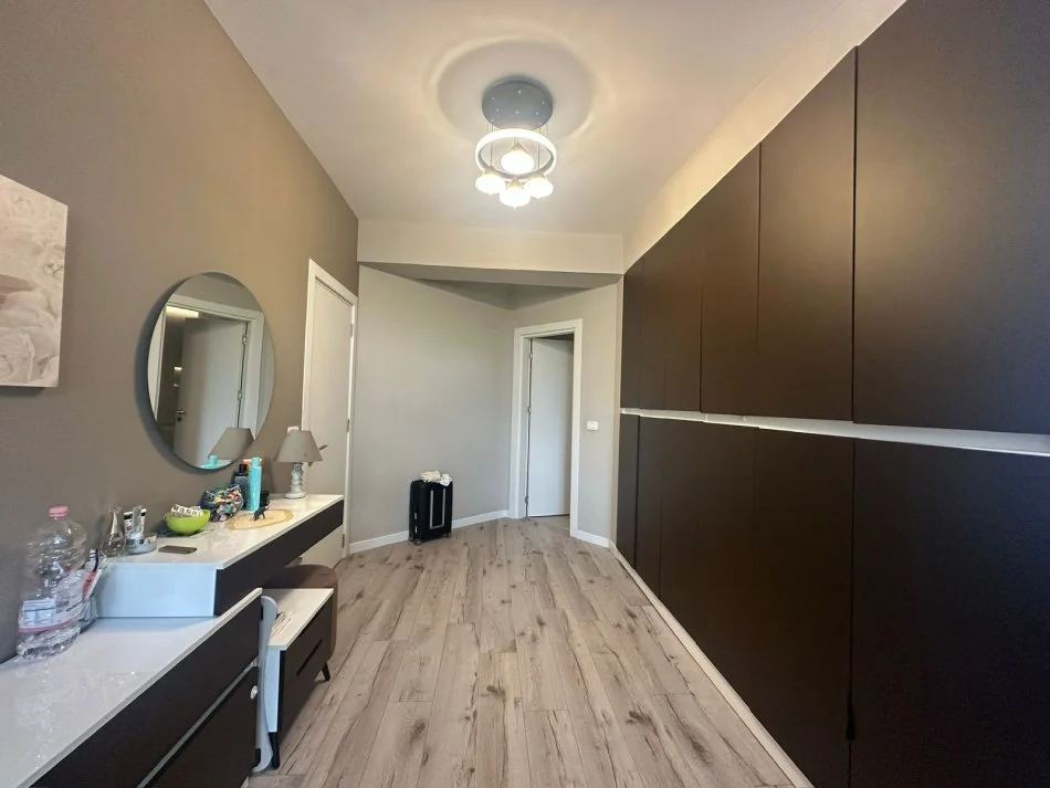 Tirane, shitet apartament 3+1+Ballkon , 240 m² 350.000 € (Kodra e Diellit 2)