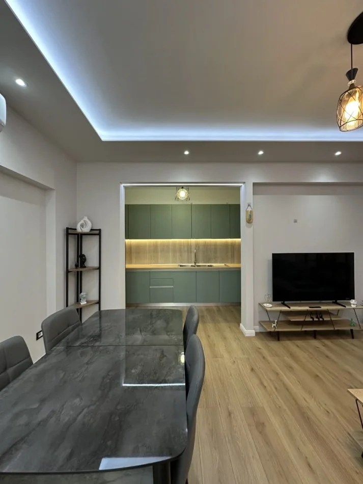 Tirane, shitet apartament 2+1+Ballkon Kati 4, 110 m² (Perball Delijorgjit)