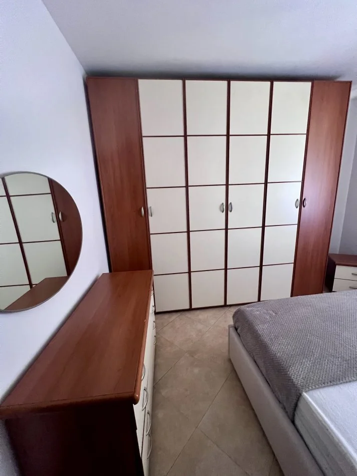 Tirane, jepet me qera apartament 2+1 Kati 8, 80 m² 750 € (Qender, rruga Sulejman Pasha, prane Piaces)