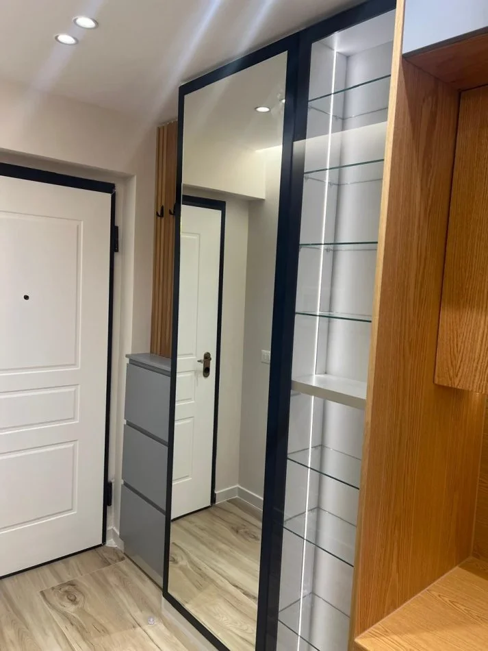 Tirane, jap me qera apartament 1+1+Ballkon Kati 5, 60 m² 650 € (Selvia, rruga e Dibres)