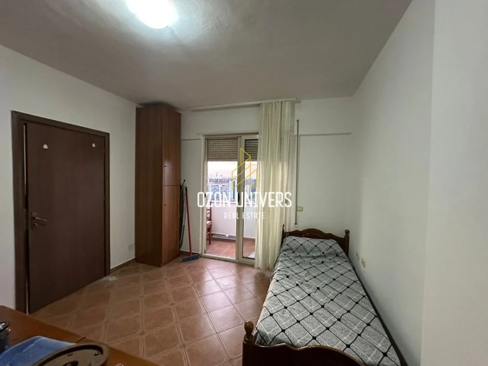 Tirane, jepet me qera apartament 2+1 Kati 10, 90 m² 650 €