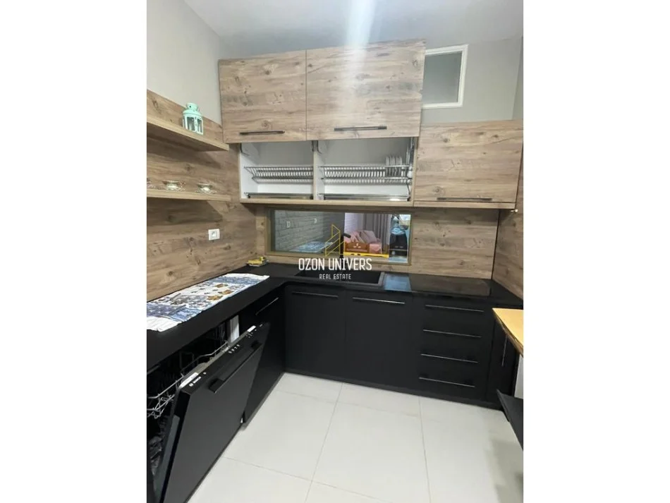 Tirane, jepet me qera apartament 2+1 Kati 5, 120 m² 550 €