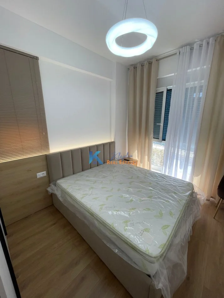 Tirane, jap me qera apartament 1+1+Ballkon Kati 2, 49 m² 450 € (Rezidenca OxA, ne zonen e Freskut)
