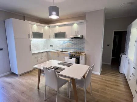 Tirane, jepet me qera apartament 1+1 Kati 2, 73 m² 600 € 