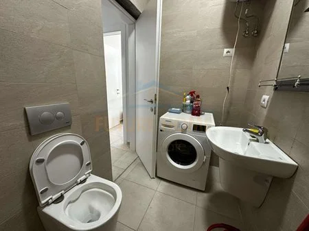 Tirane, jepet me qera apartament 1+1 Kati 4, 61 m² 500 € 