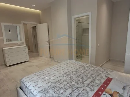 Tirane, jepet me qera apartament 2+1 Kati 4, 120 m² 1.100 € 