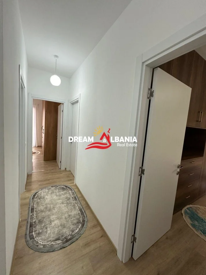 Tirane, jepet me qera apartament 2+1 , 104 m² 650 € (Ne Kompleksin Arlis, Rruga e Dibres)