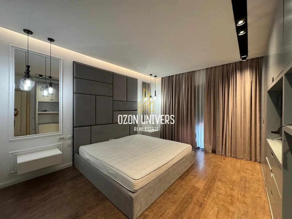 Tirane, jepet me qera apartament 2+1 Kati 5, 95 m² 700 € (Green City Rezidence)