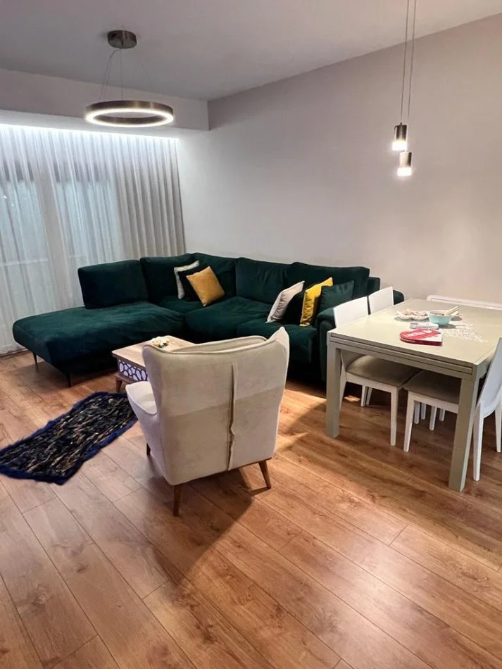 Apartament Luksoz me qera prane 21 Dhjetorit (1000 Euro)