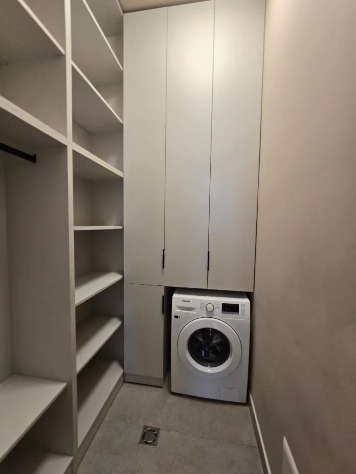 Tirane, jepet me qera apartament 2+1+Ballkon , 128 m² 1.200 € 
