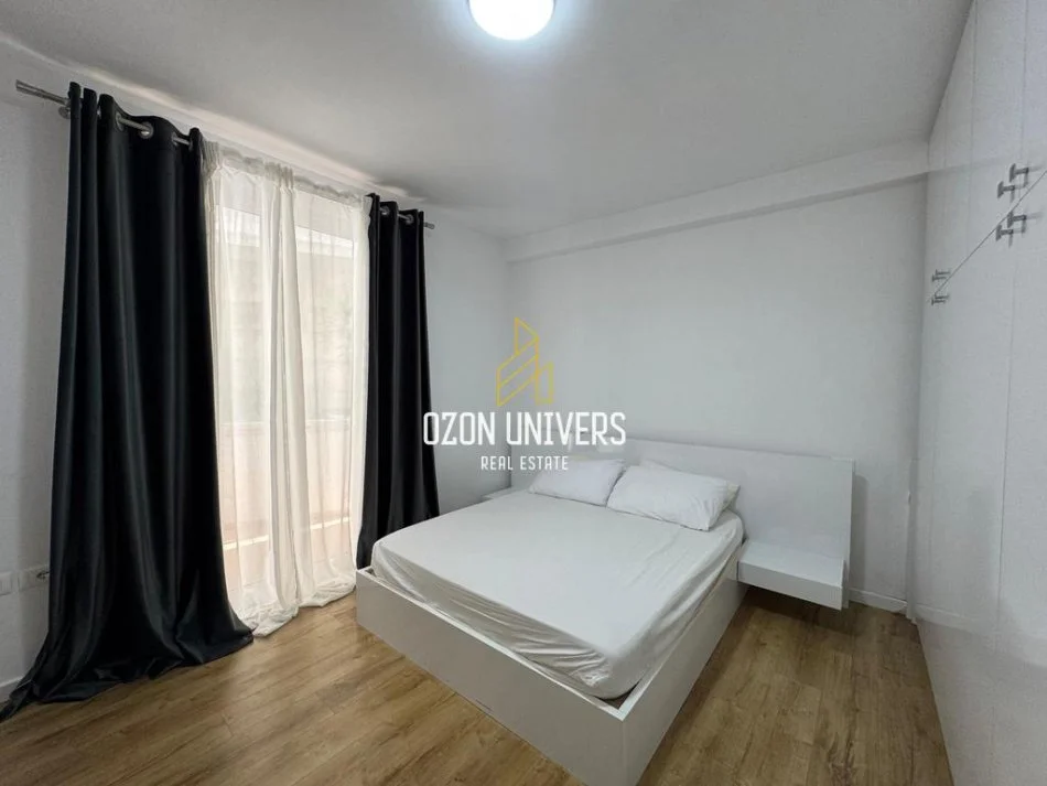 Tirane, jepet me qera apartament 2+1 Kati 2, 140 m² 750 € (kopshti botanik)