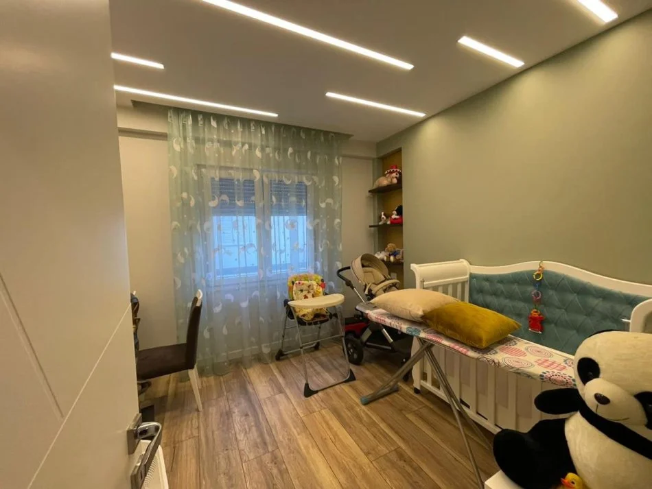 Tirane, jepet me qera apartament 3+1+Ballkon , 140 m² 1.350 € (Kopshti Zoologjik)