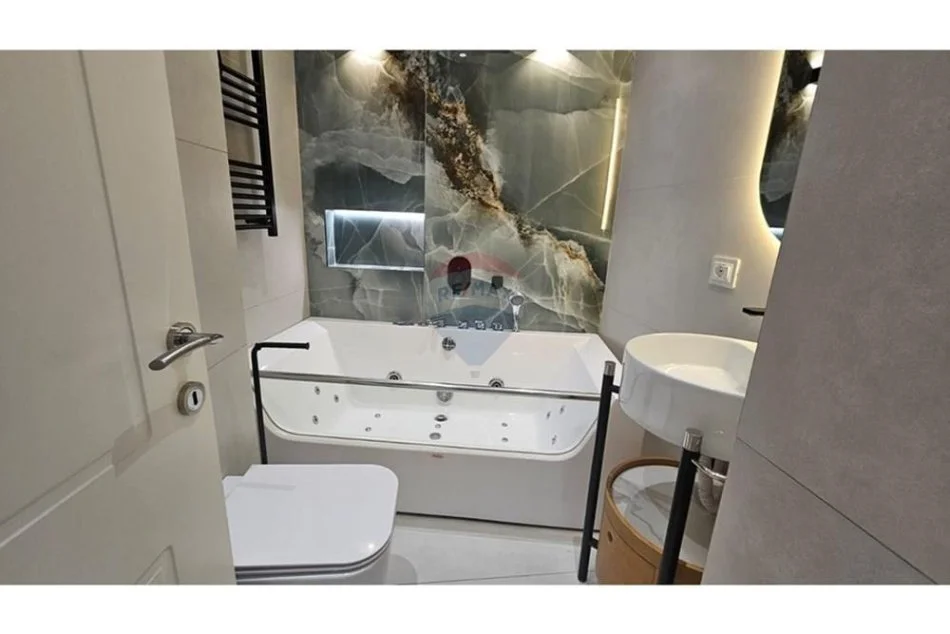 Tirane, jepet me qera apartament 2+1+Ballkon Kati 5, 100 m² 1.900 € (Lake View)