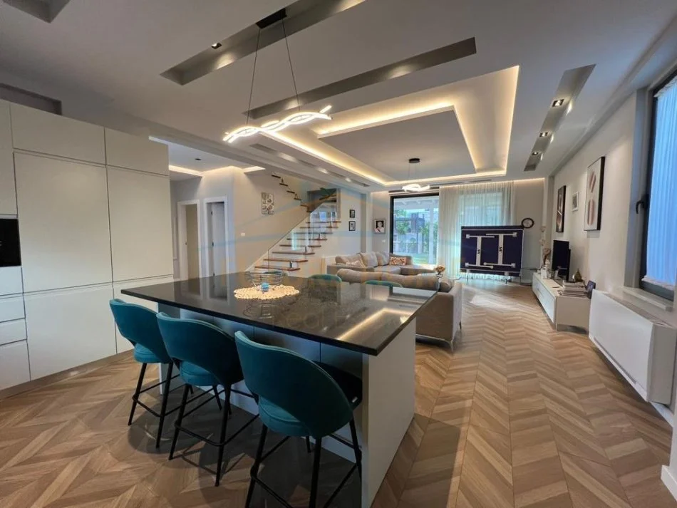 Gjiri Lalezit | Hamallaj, shitet Vile , 728 m² 1.600.000 € (Shitet, Vilë individuale San Pietro Residence, Gjiri I Lalëzit.)