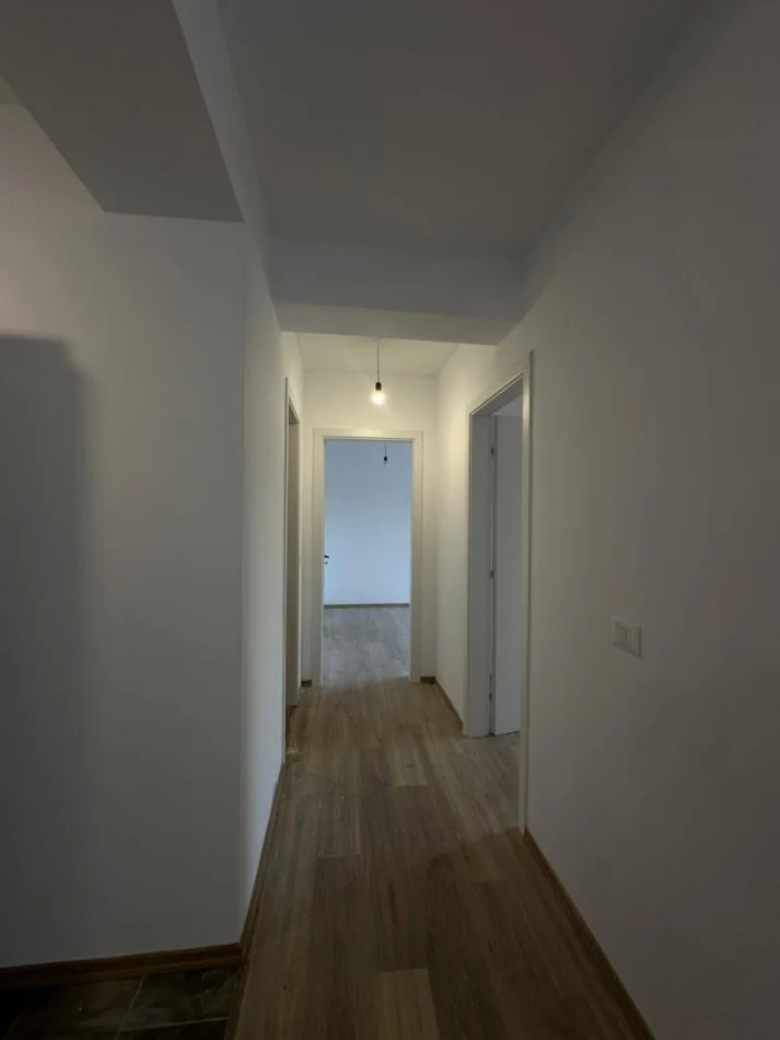 Tirane, shitet apartament 2+1+Ballkon Kati 3, 93 m² 183.000 € (Kodra e Diellit)