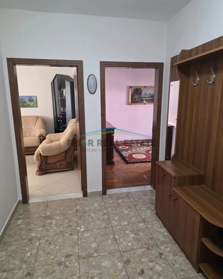 Tirane, jepet me qera apartament 2+1 Kati 4, 80 m² 50.000ALL/Muaj (Rruga Siri Kodra)