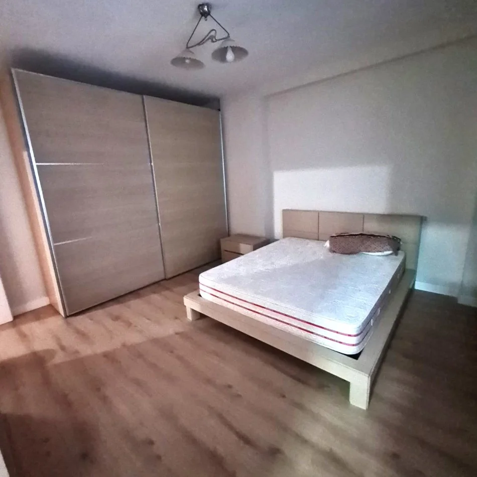 Tirane, jepet me qera apartament 2+1+Ballkon Kati 7, 130 m² 750€ (Zogu Zi/Rr.Muhamet Gjollesha)