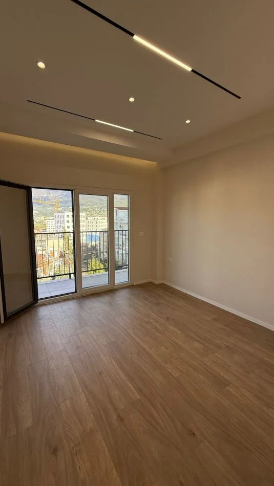 Tirane, shitet apartament 1+1+Ballkon Kati 2, 56 m² 91.443 € (Ali Demi)