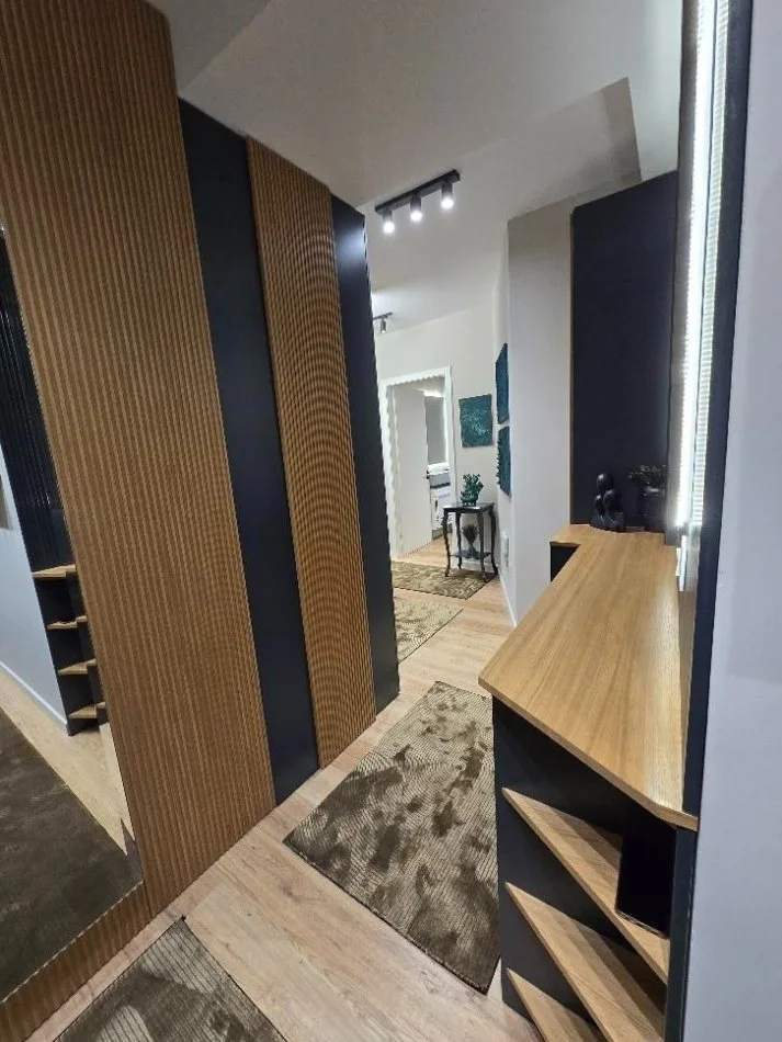 Tirane, jepet me qera apartament 2+1+Ballkon Kati 4, 105 m² 1.100 € (Kodra e Diellit)