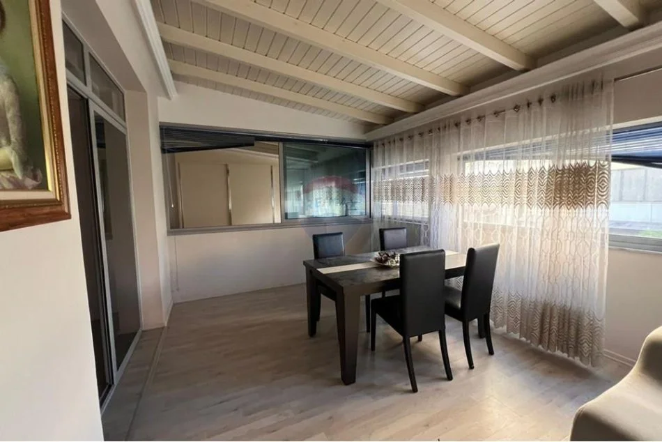 Tirane, shitet apartament 2+1 Kati 1, 105 m² 247.000 € (Rruga e Kavajes)