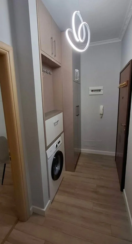 Tirane, jepet me qera apartament 1+1+Ballkon Kati 1, 64 m² 55,000 lekë (Kodra e Diellit (Eleonora))