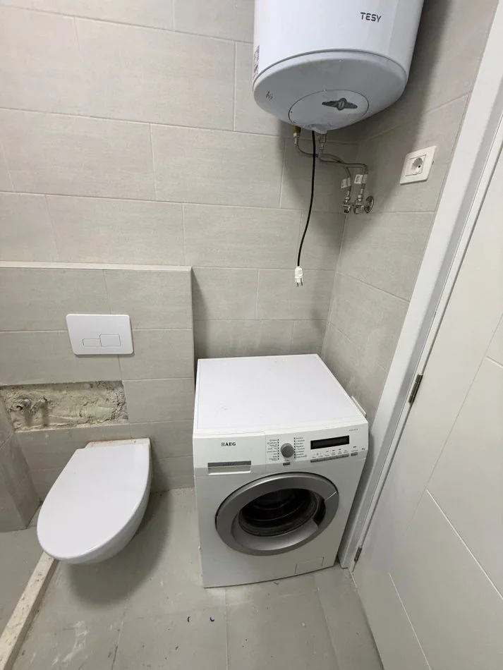 Tirane, jepet me qera apartament 1+1 Kati 1, 52 m² 500 € (RRuga e Dibres)