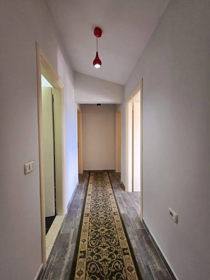 Pogradec, shitet apartament 3+1 Kati 9, 159.000 € (deshmoret e pojskes)