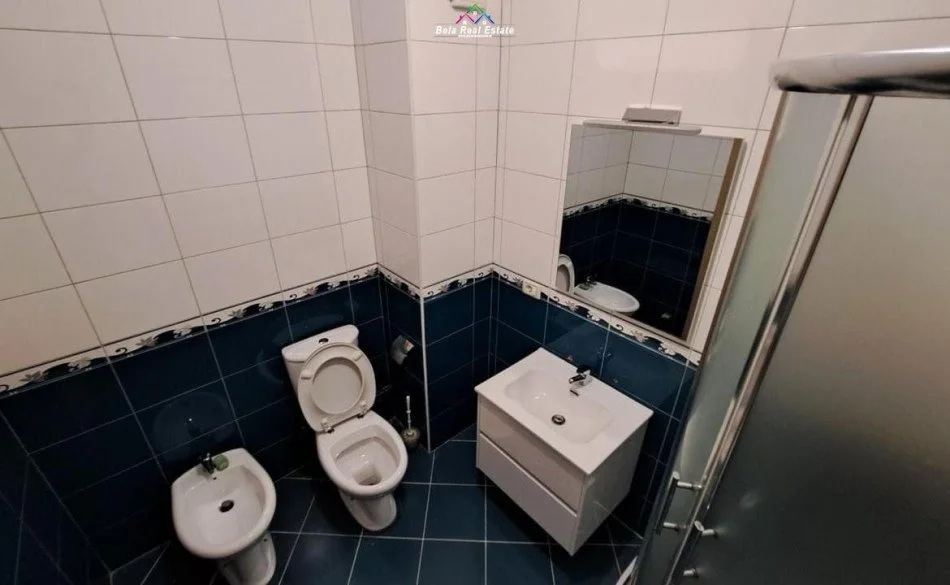 Tirane, jepet me qera apartament 2+1 Kati 5, 83 m² 675 € (Rruga Mine Peza)