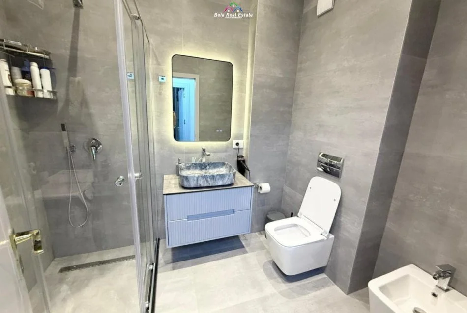 Tirane, jepet me qera apartament 2+1 Kati 4, 90 m² 670 € (Fresk)