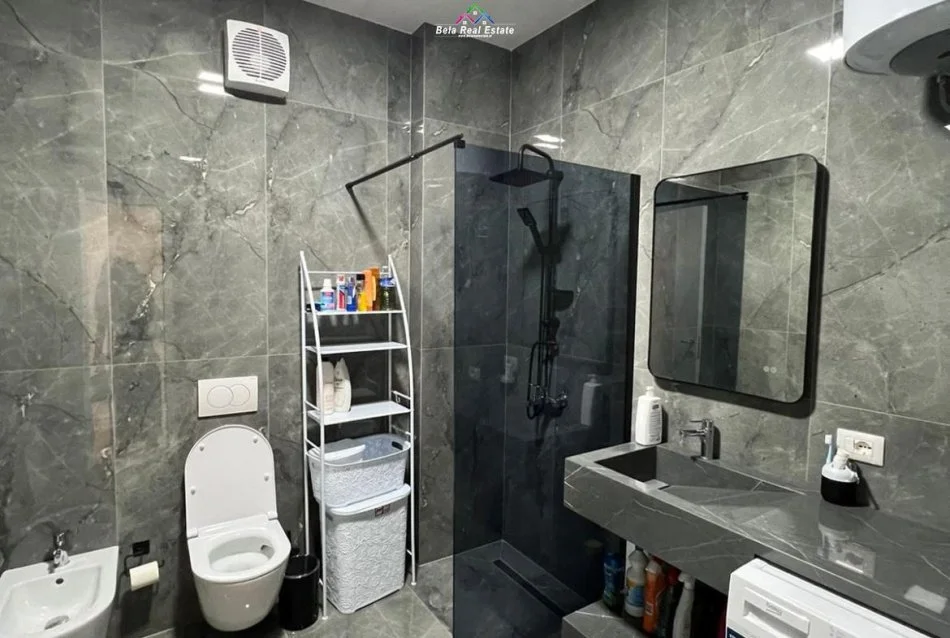 Tirane, jepet me qera apartament 2+1 Kati 5, 100 m² 799 € (5 maj)