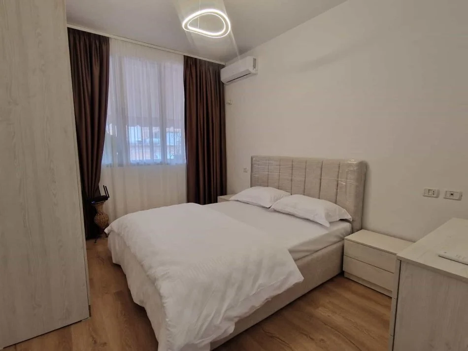 Tirane, jepet me qera apartament 1+1 Kati 5, 70 m² 1.040 € (Rruga Islam Alla)