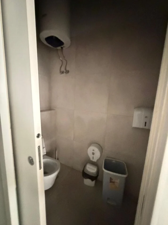 Tirane, jepet me qera zyre Kati 2, 750 m² 7.500 € (Rruga Sokrat Miho)