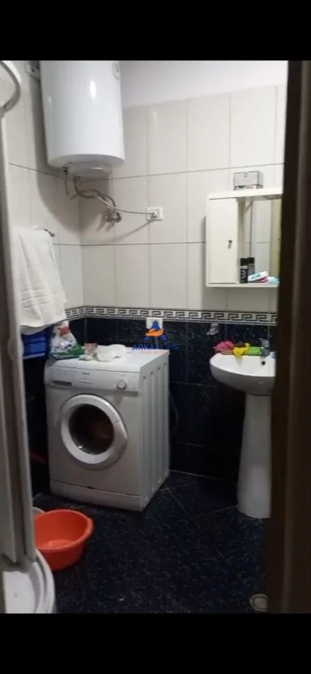 Tirane, jepet me qera apartament 2+1+Ballkon Kati 4, 120 m² 468 € 