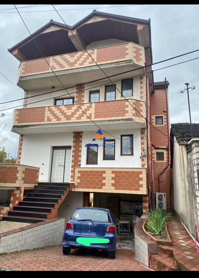 Tirane, shitet Vile 2 Katshe Kati 2, 320 m² 450.000 € 
