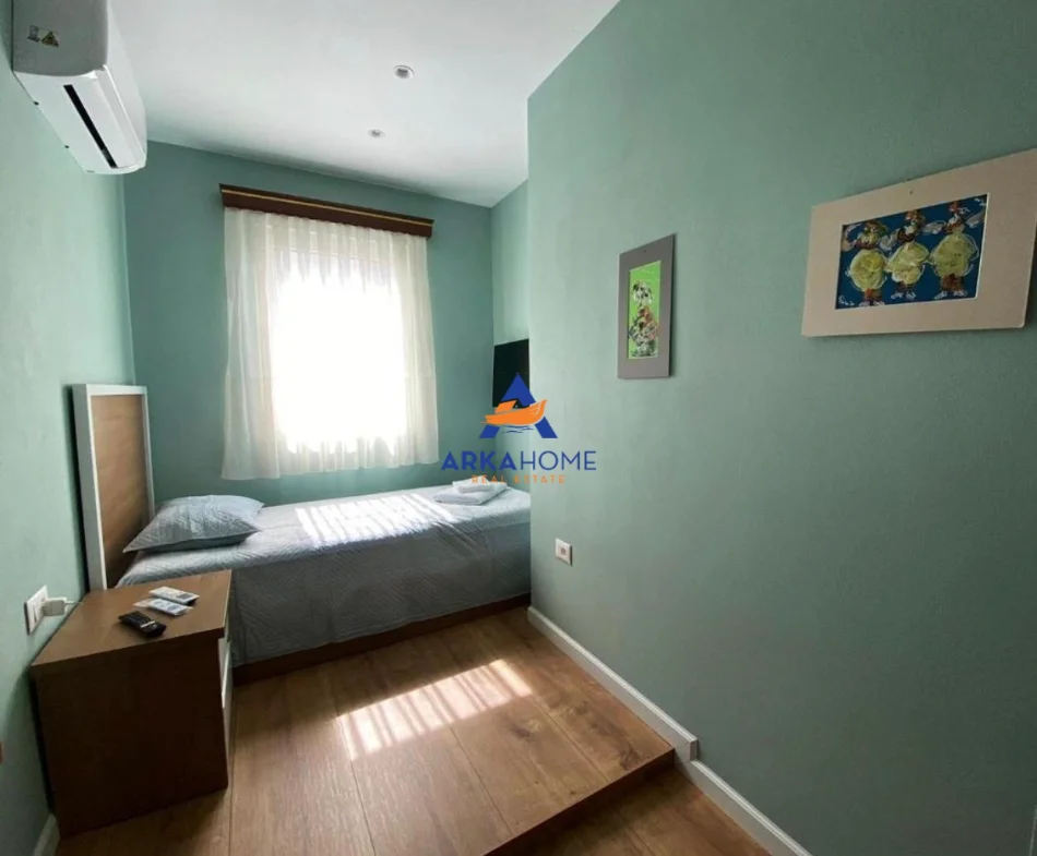 Tirane, jepet me qera apartament 2+1+Ballkon Kati 4, 100 m² 800 € 