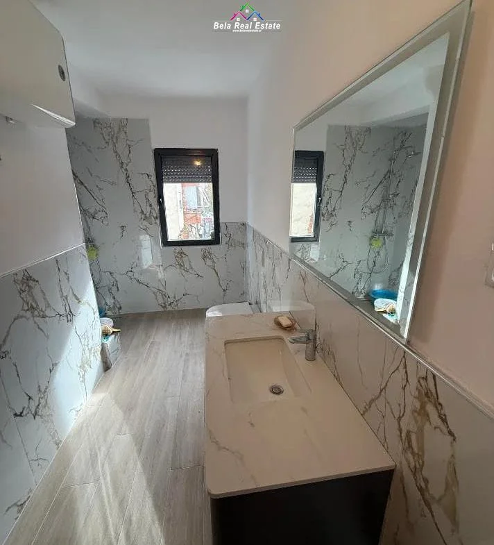 Tirane, jepet me qera apartament 2+1 Kati 4, 120 m² 650 € (myslym shyri)