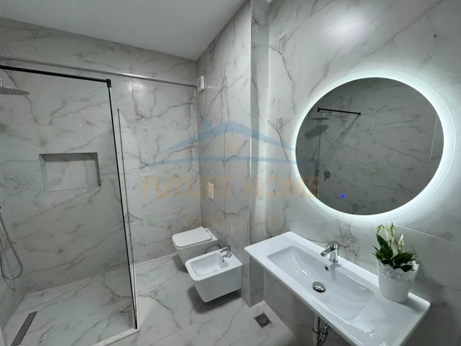 Tirane, shitet apartament 2+1+Ballkon Kati 7, 111 m² 245.000 € (Ish Parku)